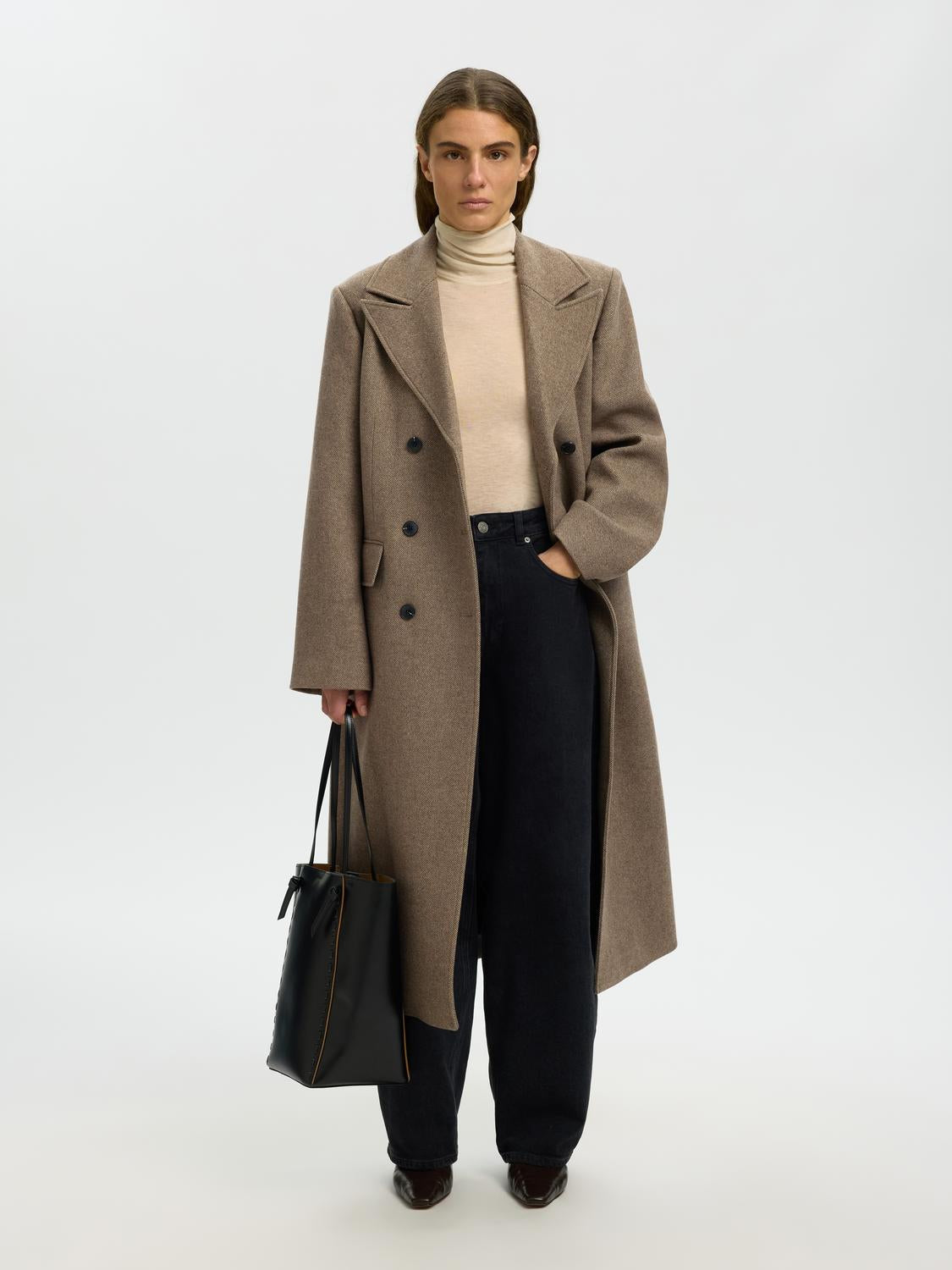 model_shot-front